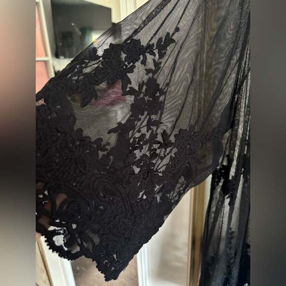 Torrid Embroidery Mesh Kimono size 1 - Picture 8 of 12